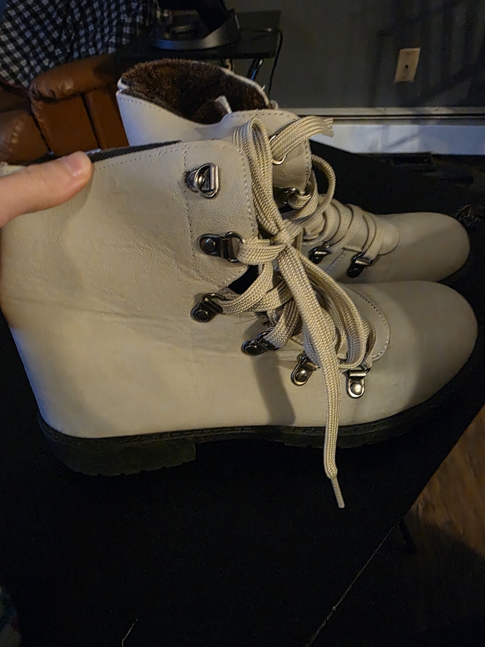 Wanted Women’s Beige Faux Fur Lace-Up Ankle Boots Size 8.5 - Picture 3 of 5